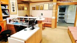 Mount Elizabeth Hospital (D9), Retail #576575661